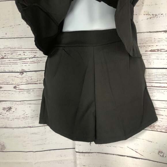 NWT boutique black sleeveless top & matching shorts set gold accent size small - Picture 7 of 12